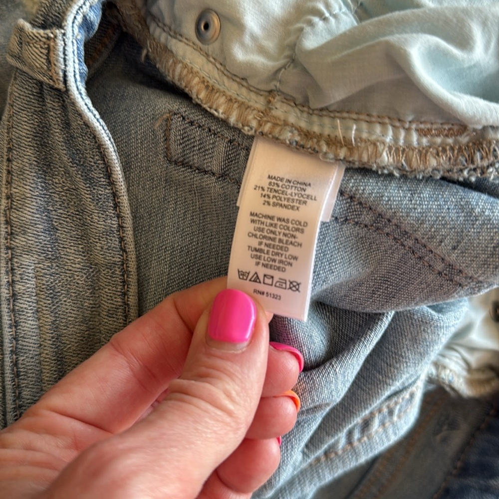 Ruffle jeans… 👖. Adorable! - Picture 7 of 10